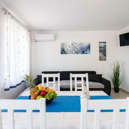 Apartments Dora วานตาชิชี ภายนอก รูปภาพ