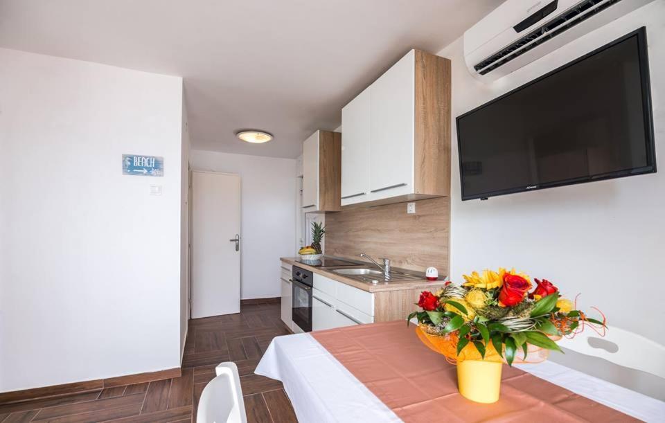 Apartments Dora วานตาชิชี ภายนอก รูปภาพ