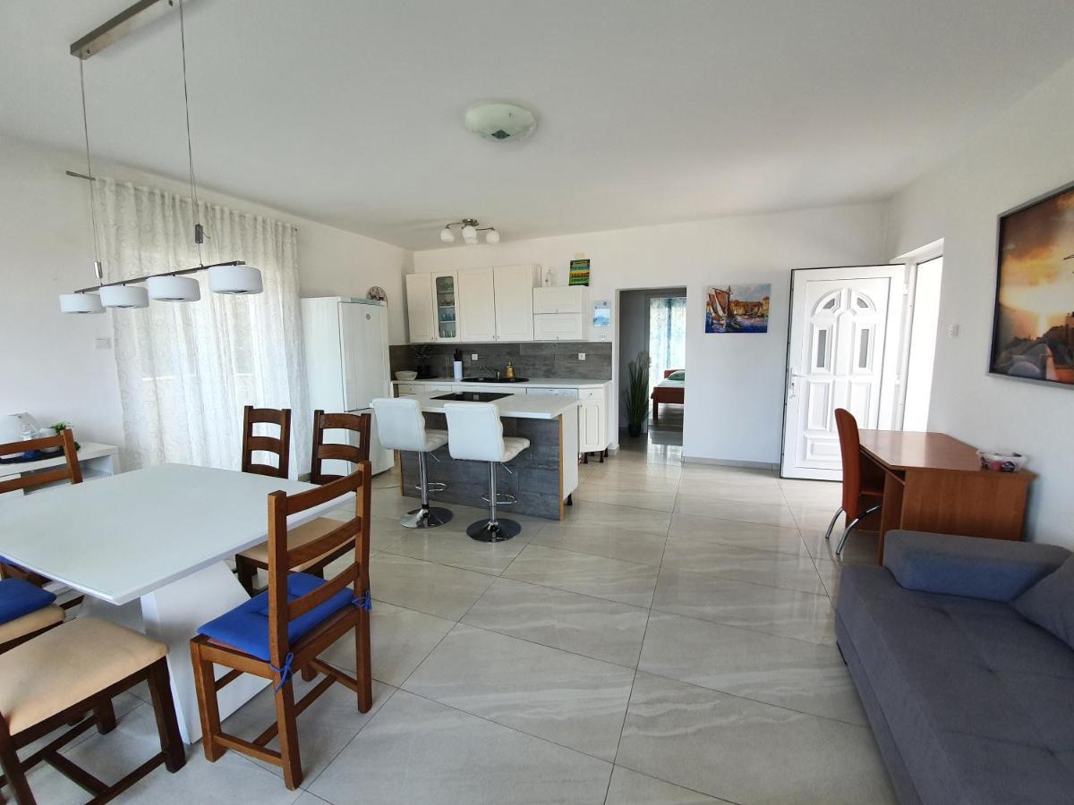 Apartments Dora วานตาชิชี ภายนอก รูปภาพ